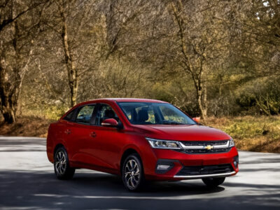 Chevrolet Aveo vs Chevrolet Onix: ¿Cuál es el modelo más económico en México en 2025?