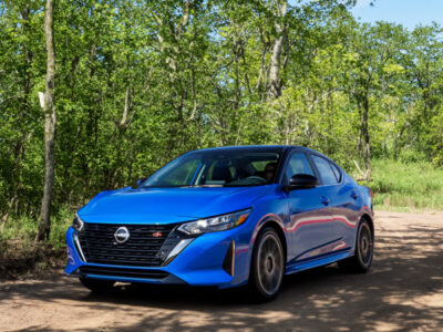 Nissan Sentra vs Honda Civic: El mejor sedán para ti y tu familia en 2025