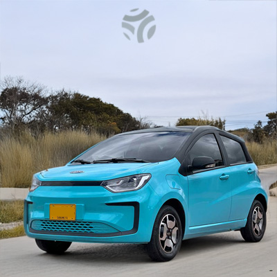 El JAC E10X es uno de los coches eléctricos baratos mejor posicionados en el país. coches eléctricos baratos